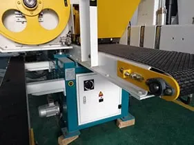 I-Conveyor-and-wheel-of-resaw-band-saw