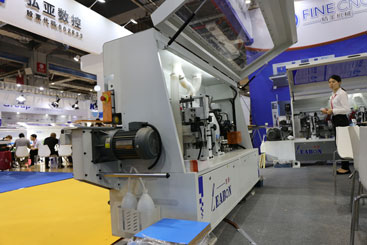 Edge-bander-T280-in-exhibition